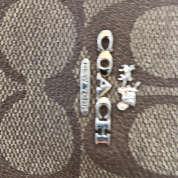 🌟COACH WRISTLET🌟 - Picture 3 of 4